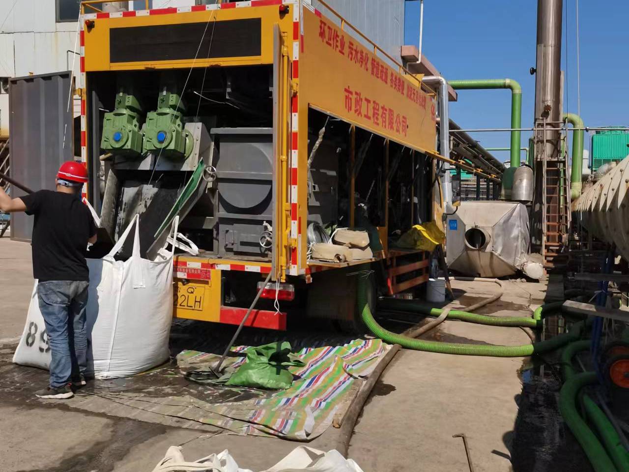 遂平淤泥压干处理